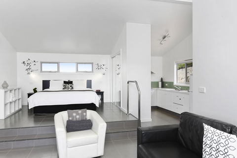 Anchors Port Campbell - Rental Cars 26