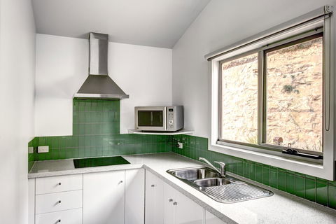 Anchors Port Campbell - Rental Cars 8