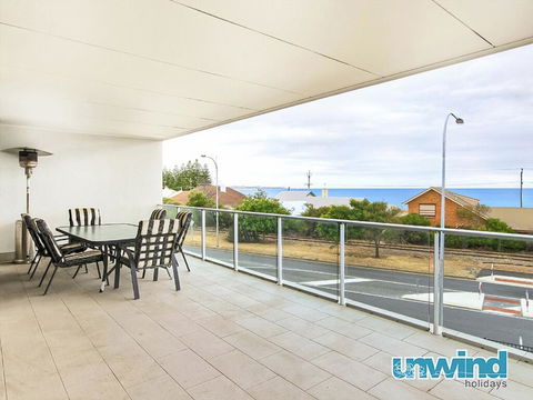 The Block Views Apartments Victor Harbor - Rental Cars 1