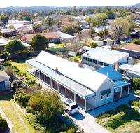 THE GABLES MUDGEE - Rental Cars