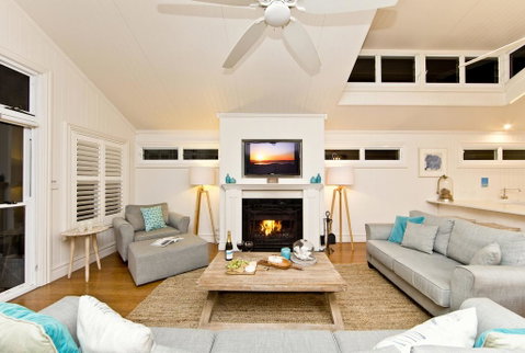 The Hamptons Beach House On Dutchies - Rental Cars 1