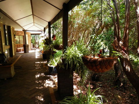 The Hideaway Luxury B&B Retreat - Rental Cars 2
