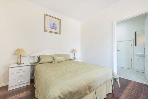 The Oasis - 6 Turnberry Drive, Links Lady Bay - Rental Cars 2