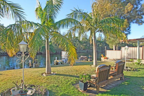The Oasis On Jacobs Drive - Rental Cars 0