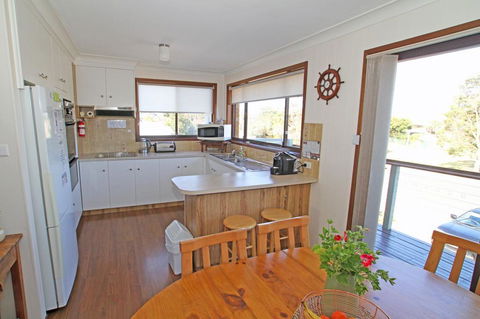 The Oasis On Jacobs Drive - Rental Cars 1