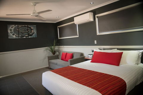 The Rocks Motel - Rental Cars 2