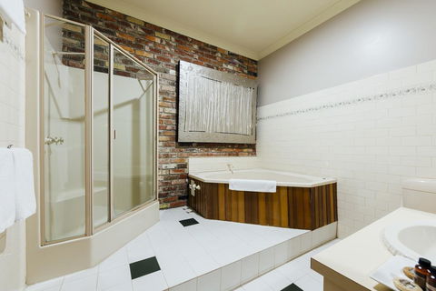 The Royal Daylesford Hotel - Rental Cars 1