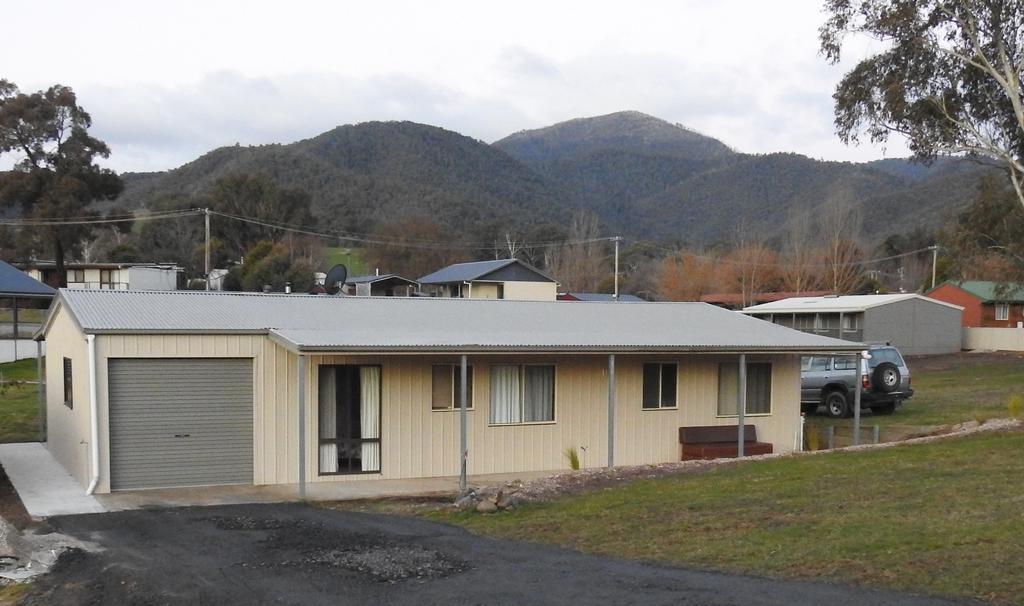 Old Tallangatta ACT Rental Cars