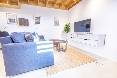 The Studio At Waterloo - Rental Cars 1