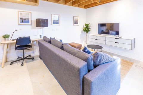 The Studio At Waterloo - Rental Cars 0