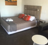 Thomas Lodge Motel - Rental Cars