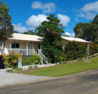 Tinaroo Sunset Retreat - Rental Cars