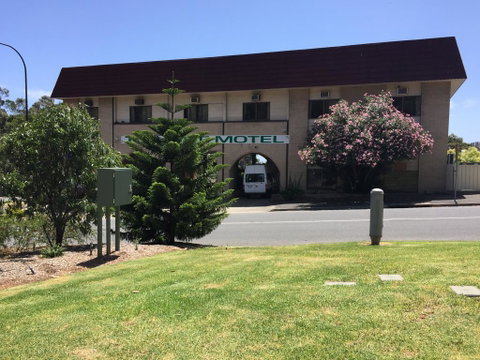Tollgate Motel - Rental Cars 0