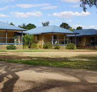 Tooleybuc River Retreat Villas - Rental Cars