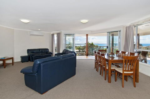 TOPVIEWS - 15Second Av BH - Rental Cars 1