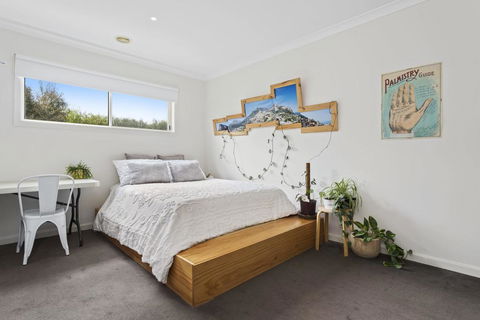 TRANQUIL HAVEN - MOUNT ELIZA - Rental Cars 1