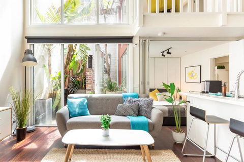 Trendy Loft Near Smith St. With Cosy Courtyard And Parking - Rental Cars 0