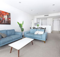 Trendy Self Contained Inner City Apartment - Rental Cars