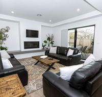 TWO TEN Sleeps 10 Luxury CBD Accommodation - Rental Cars
