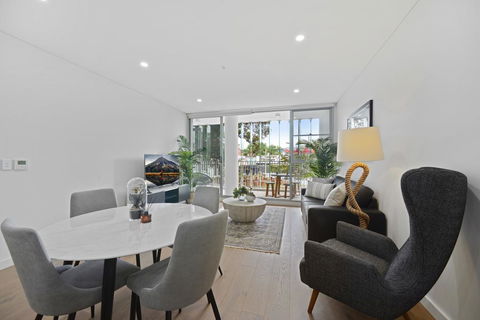 Ultra Modern, Luxurious Apartment In Tranquil Sydney - Rental Cars 1