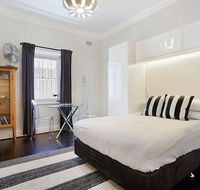 Unbeatably located Art Deco Surry Hills studio - Rental Cars
