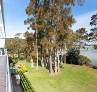 Unit 1 44 Danalene Pde fantastic waterfront property with air con - Rental Cars