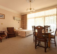 Victoria House Motor Inn - Rental Cars
