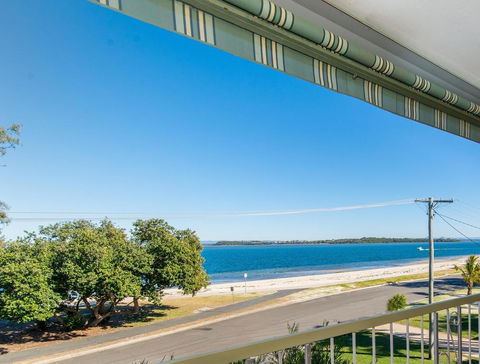 VIEWS VIEWS VIEWS! Front Top Floor Waterfront Unit - Chnook Apartments South Esp, Bongaree - Rental Cars 0
