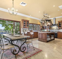 Vinden Estate Homestead - Rental Cars