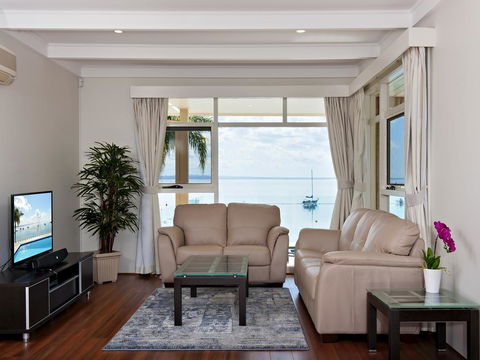 Wanda View - Rental Cars 1