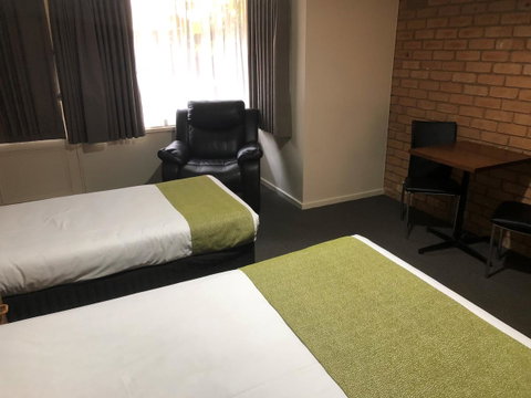 National Hotel Complex Bendigo - Rental Cars 3