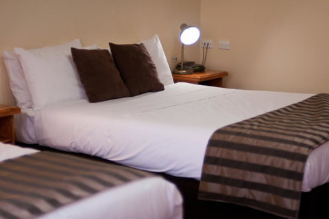 National Hotel Complex Bendigo - Rental Cars 10