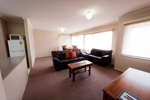 National Hotel Complex Bendigo - Rental Cars 36