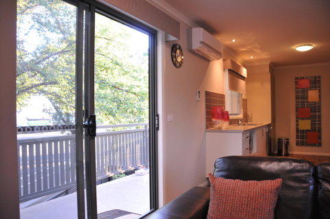 National Hotel Complex Bendigo - Rental Cars 26