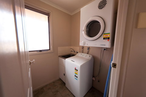 National Hotel Complex Bendigo - Rental Cars 38