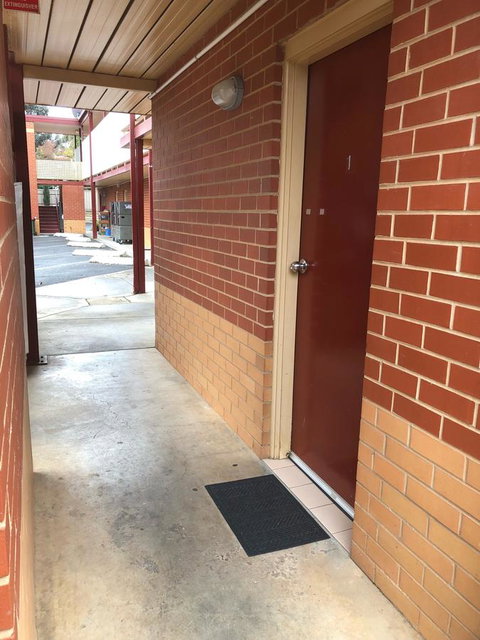 National Hotel Complex Bendigo - Rental Cars 2