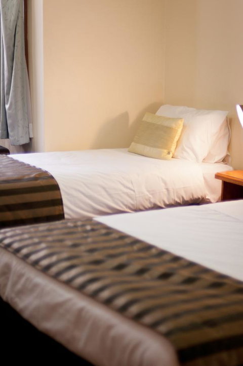 National Hotel Complex Bendigo - Rental Cars 6