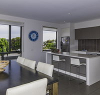 1 Pebble Place - Rental Cars