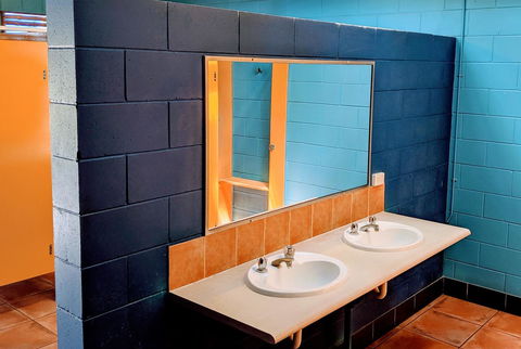 Cool Bananas Backpackers - Rental Cars 12