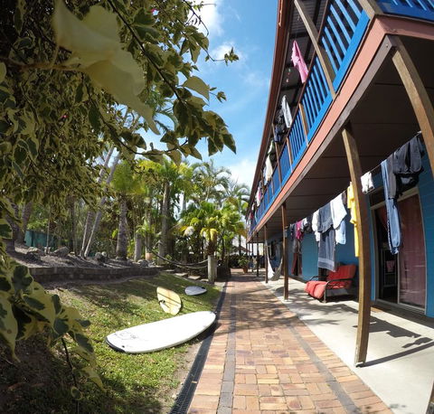 Cool Bananas Backpackers - Rental Cars 2