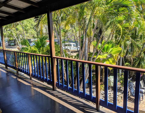 Cool Bananas Backpackers - Rental Cars 7