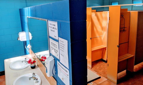 Cool Bananas Backpackers - Rental Cars 11