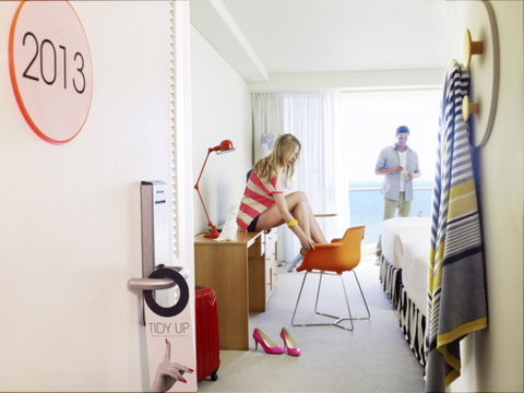 QT Gold Coast - Rental Cars 38