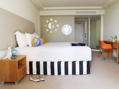QT Gold Coast - Rental Cars 3