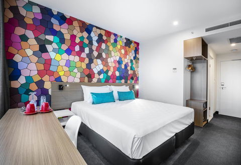 Ibis Styles Brisbane Elizabeth Street - Rental Cars 5