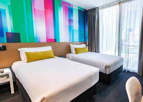 Ibis Styles Brisbane Elizabeth Street - Rental Cars 1