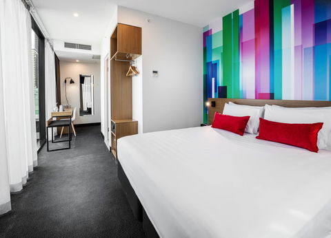Ibis Styles Brisbane Elizabeth Street - Rental Cars 19
