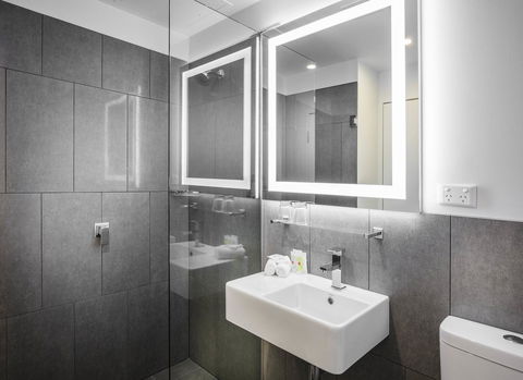 Ibis Styles Brisbane Elizabeth Street - Rental Cars 11