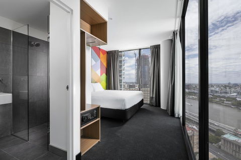 Ibis Styles Brisbane Elizabeth Street - Rental Cars 6