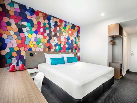Ibis Styles Brisbane Elizabeth Street - Rental Cars 24
